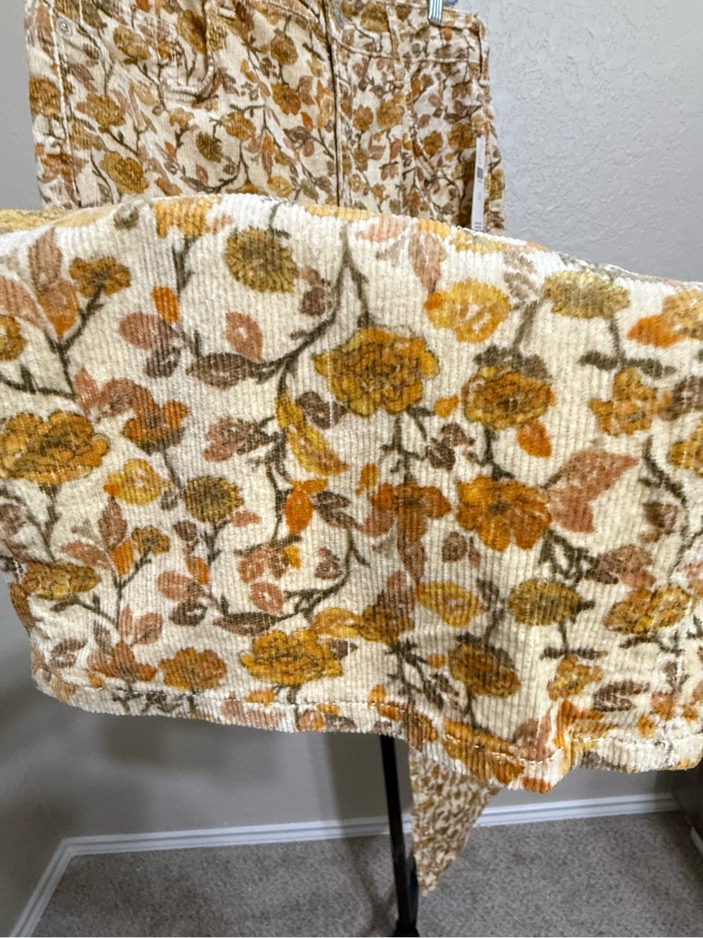 Pilcro The Icon Floral Corduroy Flare Pants Size 32 NWT Anthropologie $140 - Picture 7 of 15